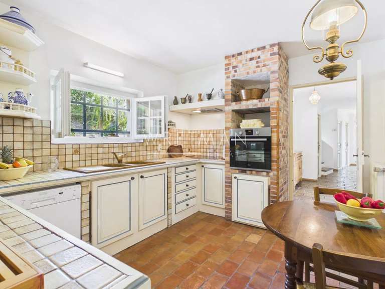 Maison Le Bar-sur-Loup - 4 chambres - 160m²