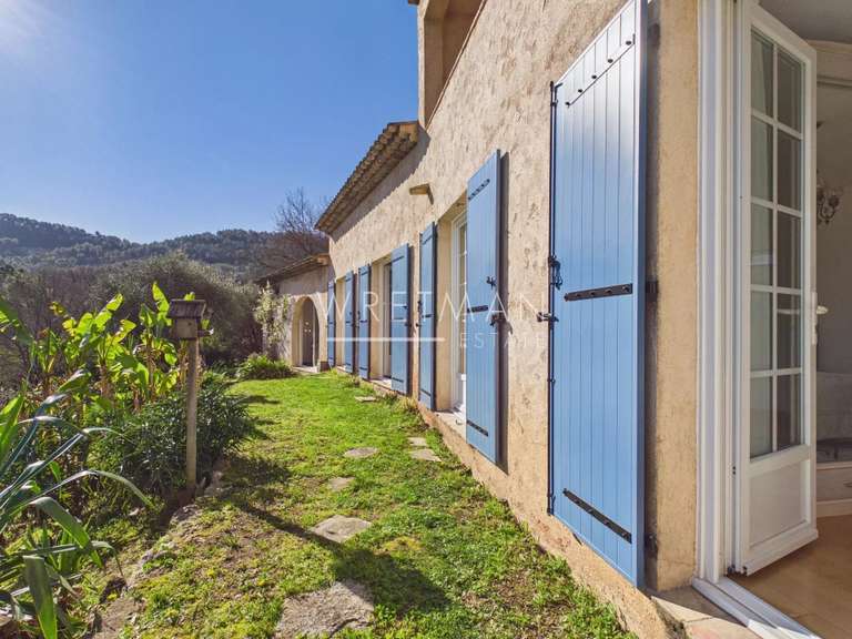 Maison Le Bar-sur-Loup - 4 chambres - 160m²
