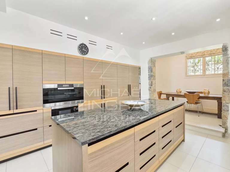 Maison Le Bar-sur-Loup - 6 chambres - 490m²