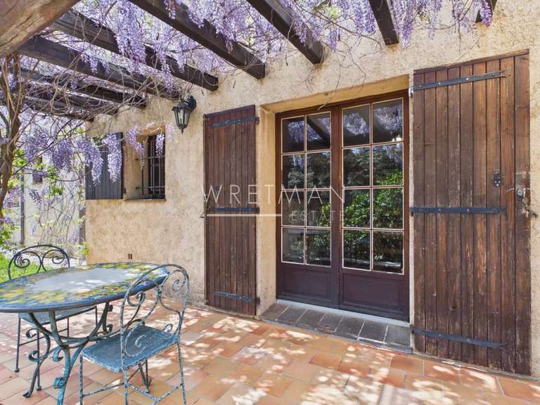 House Le Bar-sur-Loup - 3 bedrooms - 162m²