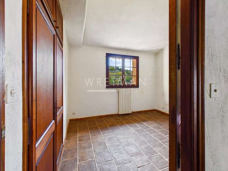 House Le Bar-sur-Loup - 3 bedrooms - 162m²