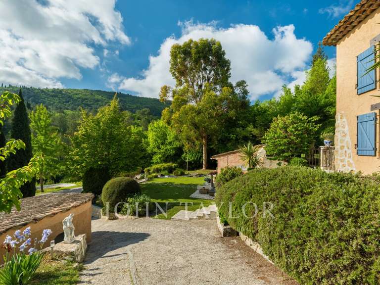 Maison Le Bar-sur-Loup - 5 chambres - 250m²