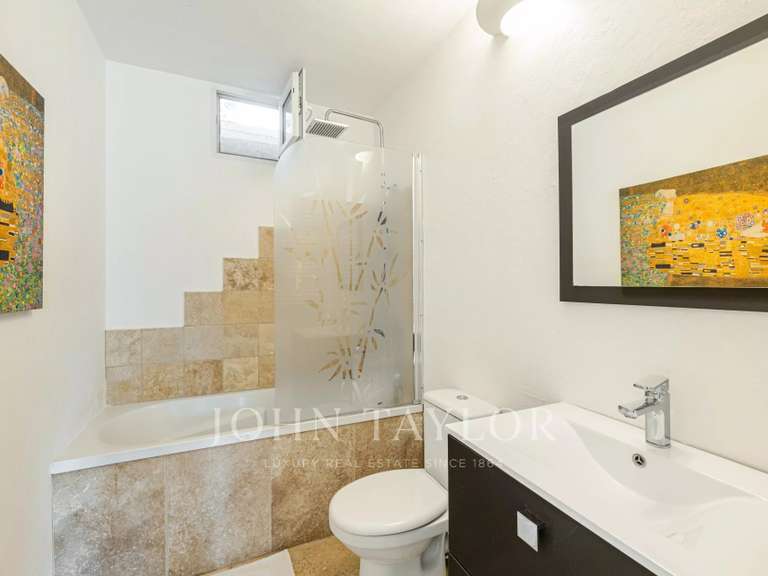 Maison Le Bar-sur-Loup - 5 chambres - 250m²