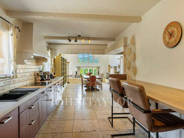 Maison Le Bar-sur-Loup - 5 chambres - 250m²