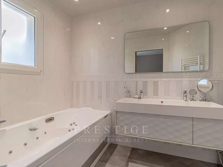 Maison Le Bar-sur-Loup - 4 chambres - 292m²