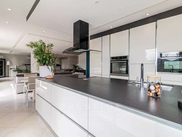 Maison Le Bar-sur-Loup - 4 chambres - 292m²
