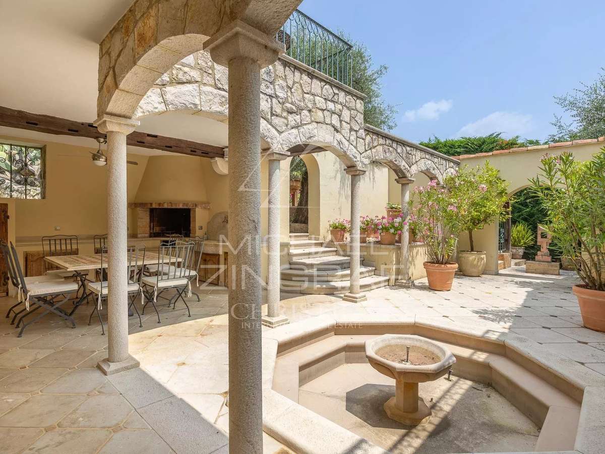 House Le Bar-sur-Loup