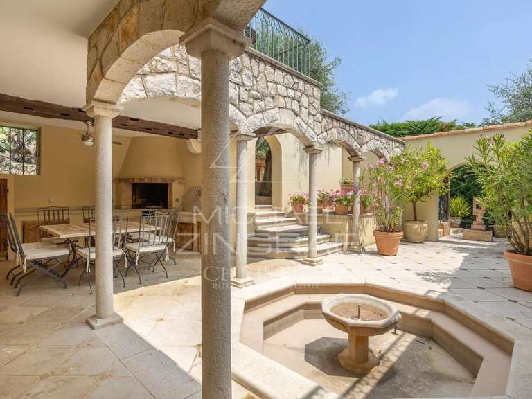 House Le Bar-sur-Loup - 6 bedrooms - 490m²