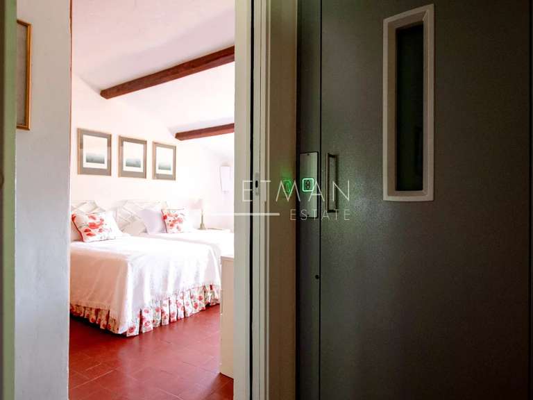 Maison Le Bar-sur-Loup - 5 chambres - 238m²