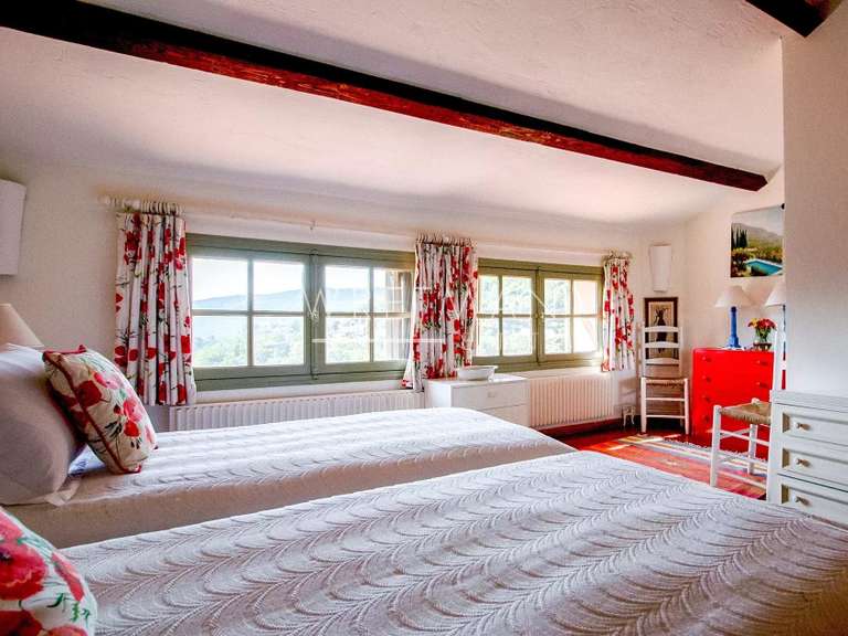 Maison Le Bar-sur-Loup - 5 chambres - 238m²