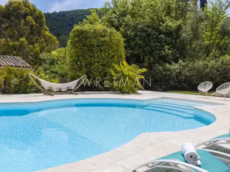 Villa Le Bar-sur-Loup - 4 chambres - 250m²