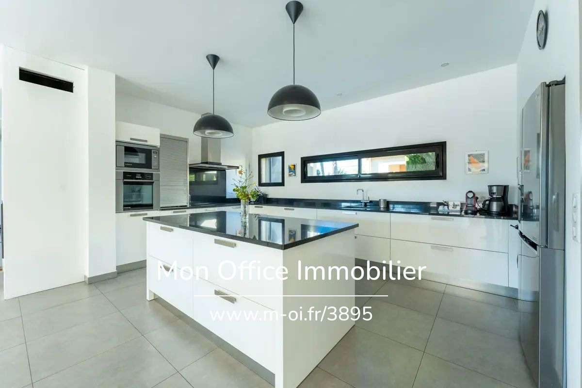 House Le Beausset