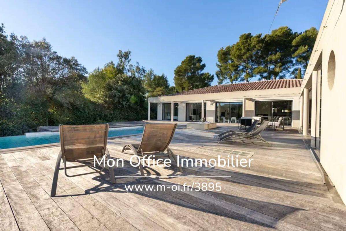 House Le Beausset