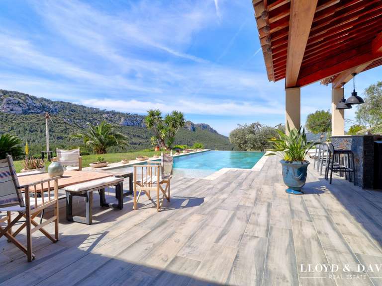 Maison Le Beausset - 4 chambres - 205m²