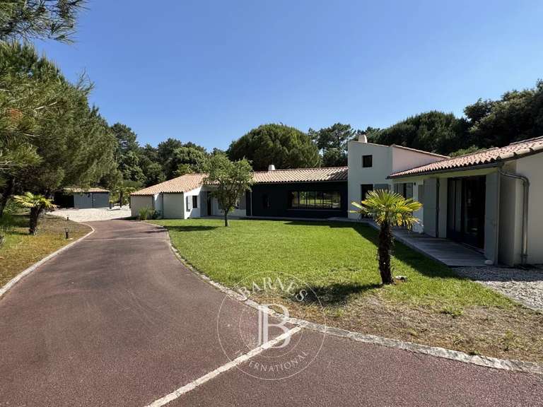 Maison Le Bois-Plage-en-Ré - 5 chambres - 185m²