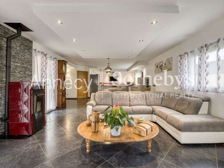 Maison Le Bourget-du-Lac - 3 chambres - 156m²