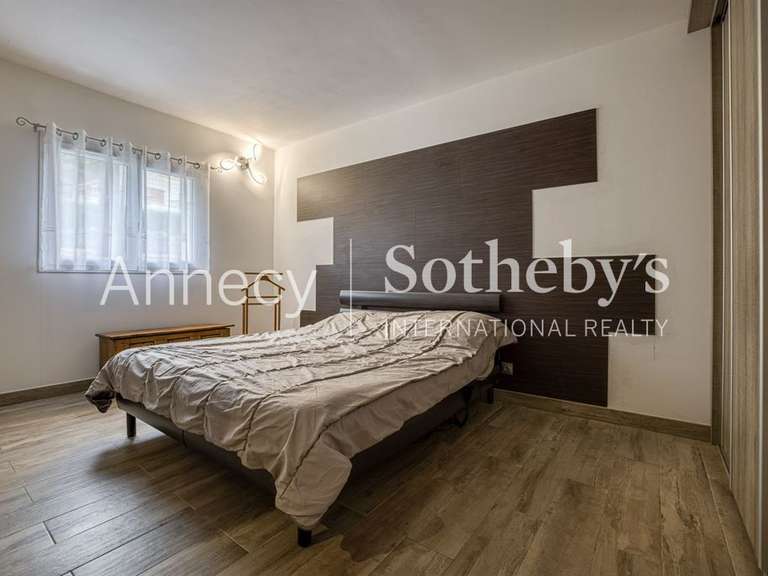 Maison Le Bourget-du-Lac - 3 chambres - 156m²