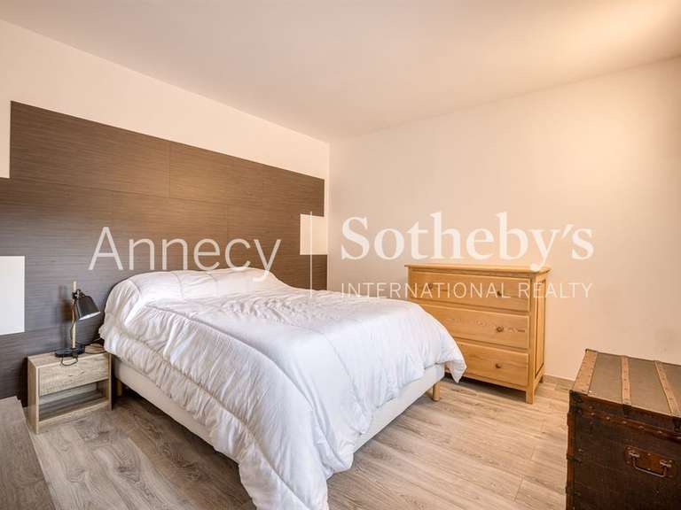 Maison Le Bourget-du-Lac - 3 chambres - 156m²