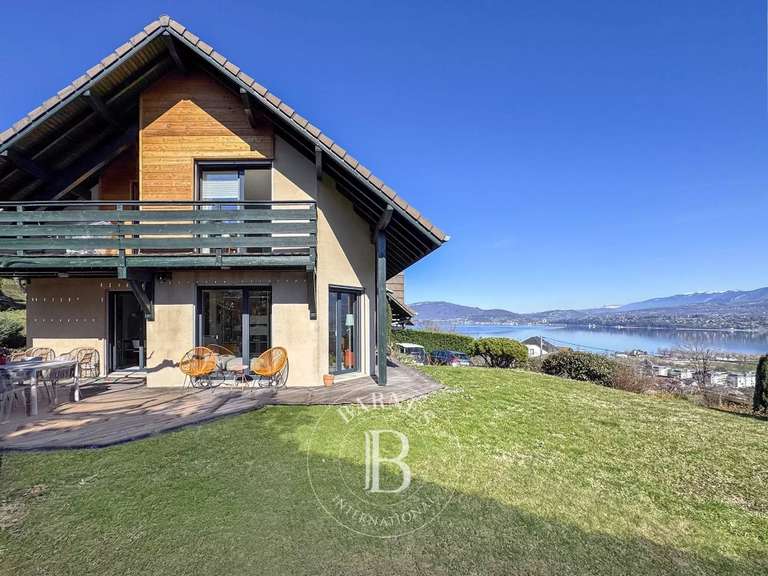 Maison Le Bourget-du-Lac - 3 chambres - 140m²