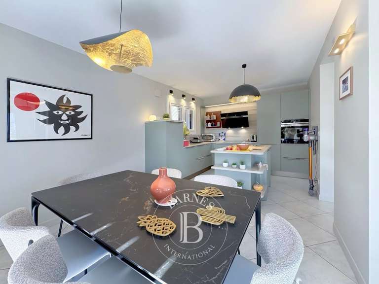 Maison Le Bourget-du-Lac - 3 chambres - 140m²