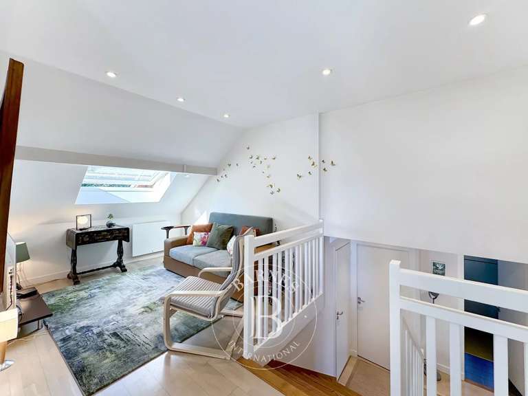 Maison Le Bourget-du-Lac - 3 chambres - 140m²