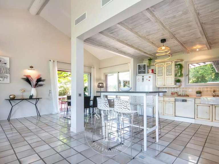 Maison Le Bourget-du-Lac - 7 chambres - 320m²