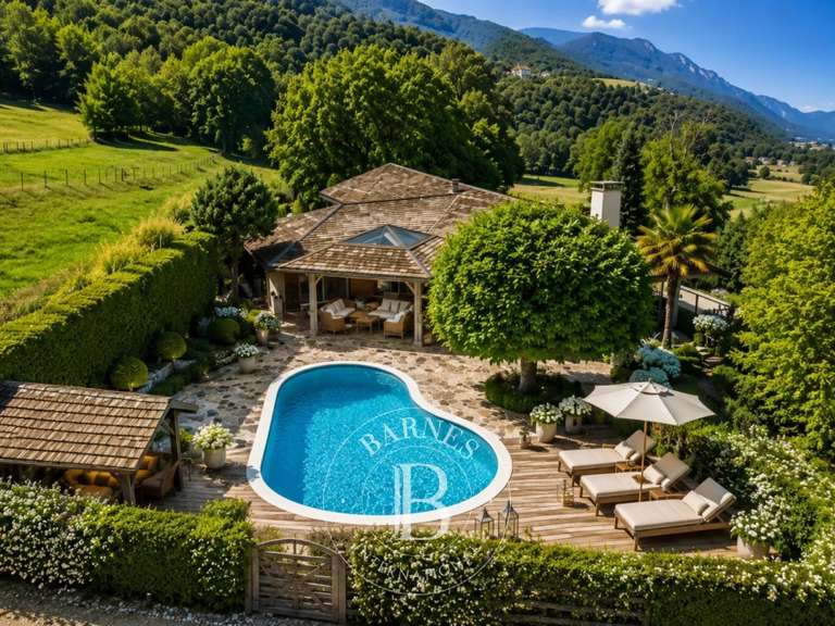 Maison Le Bourget-du-Lac - 7 chambres - 320m²