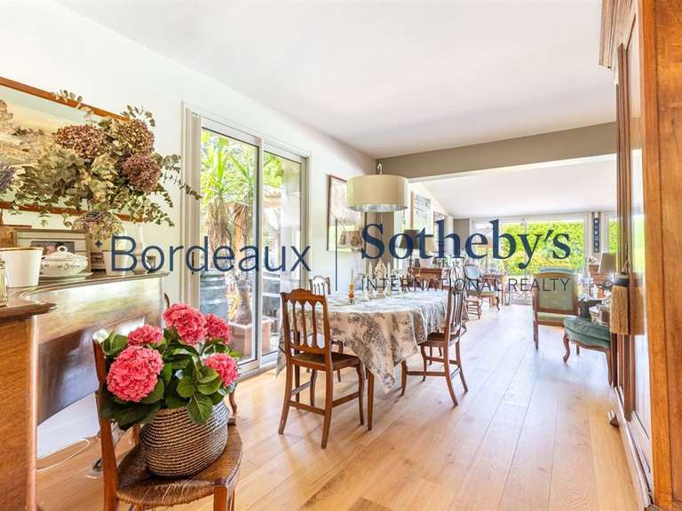 Maison Le Bouscat - 5 chambres - 187m²