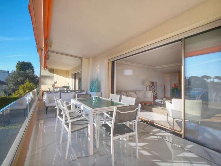 Apartment with Sea view Le Cannet - 85m²