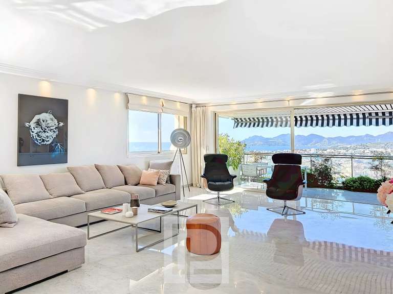 Apartment with Sea view Le Cannet - 3 bedrooms - 147m²