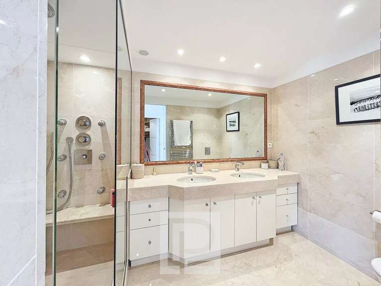 Apartment with Sea view Le Cannet - 3 bedrooms - 147m²
