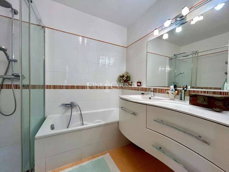 Apartment with Sea view Le Cannet - 2 bedrooms - 84m²