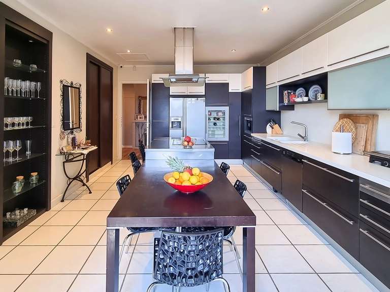 Maison Le Cannet - 7 chambres - 530m²