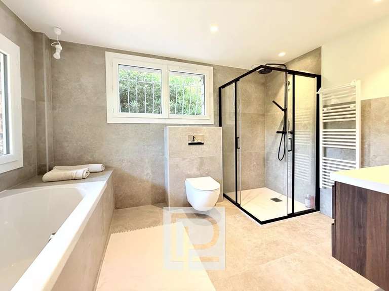 Maison Le Cannet - 4 chambres - 152m²