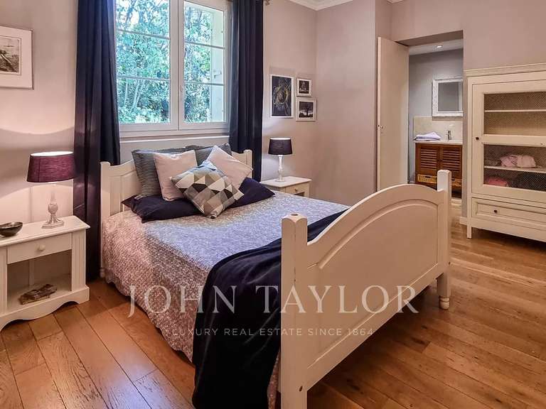 Maison Le Cannet - 9 chambres - 377m²