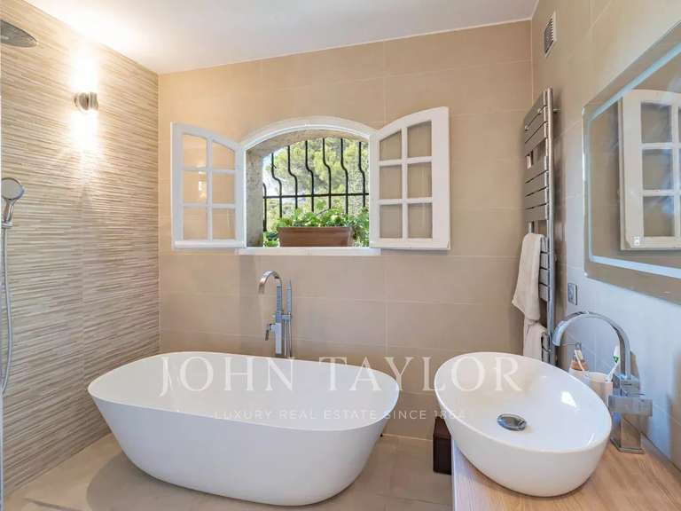 Maison Le Cannet - 6 chambres - 348m²