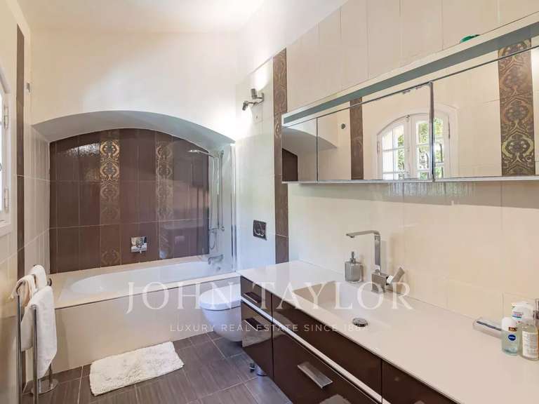 Maison Le Cannet - 6 chambres - 348m²