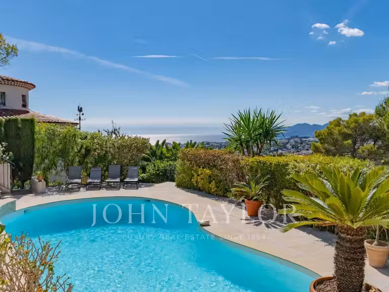 Maison Le Cannet - 6 chambres - 348m²