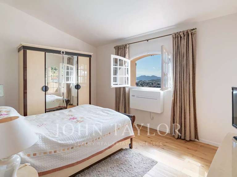 Maison Le Cannet - 6 chambres - 348m²