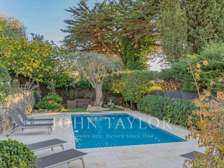 Maison Le Cannet - 3 chambres - 219m²