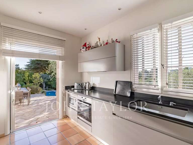 Maison Le Cannet - 3 chambres - 219m²