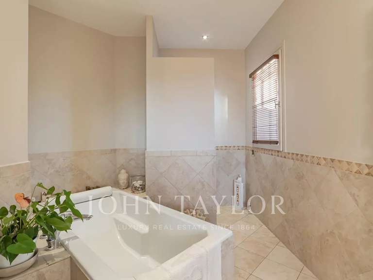 Maison Le Cannet - 3 chambres - 219m²