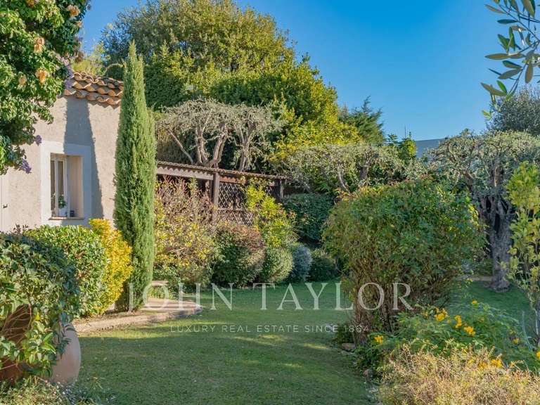 Maison Le Cannet - 3 chambres - 219m²