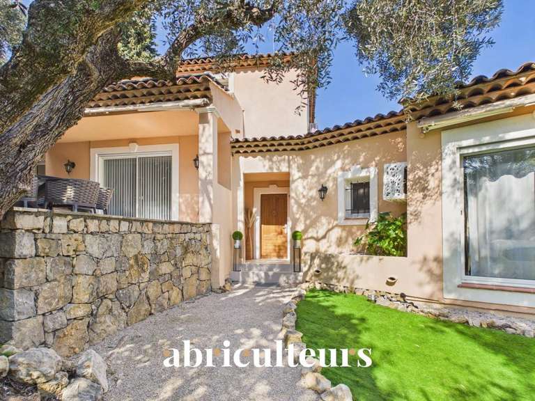 Maison Le Cannet - 4 chambres - 313m²