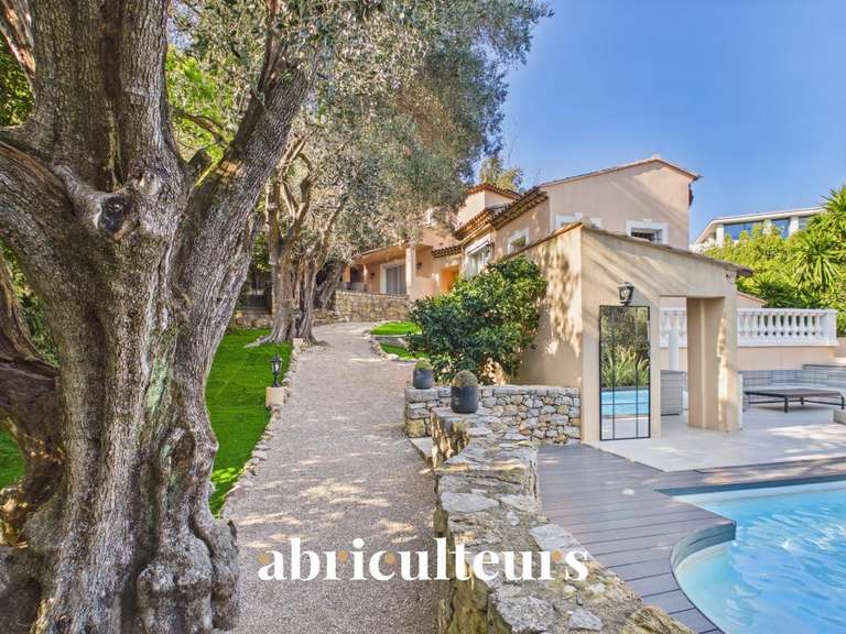 Maison Le Cannet - 4 chambres - 313m²