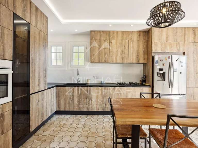 Maison Le Cannet - 4 chambres - 196m²