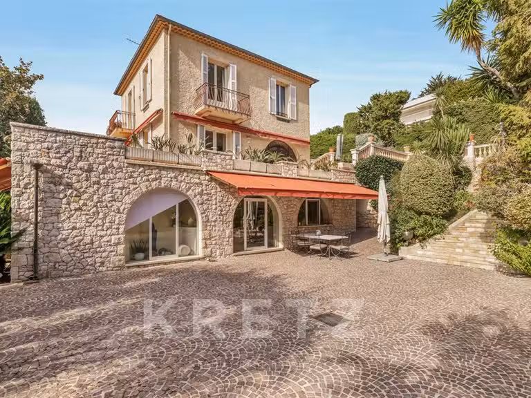 Maison Le Cannet - 3 chambres - 290m²