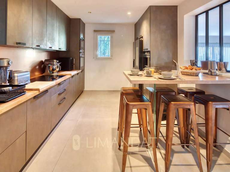 Propriété Le Cannet - 4 chambres - 313m²