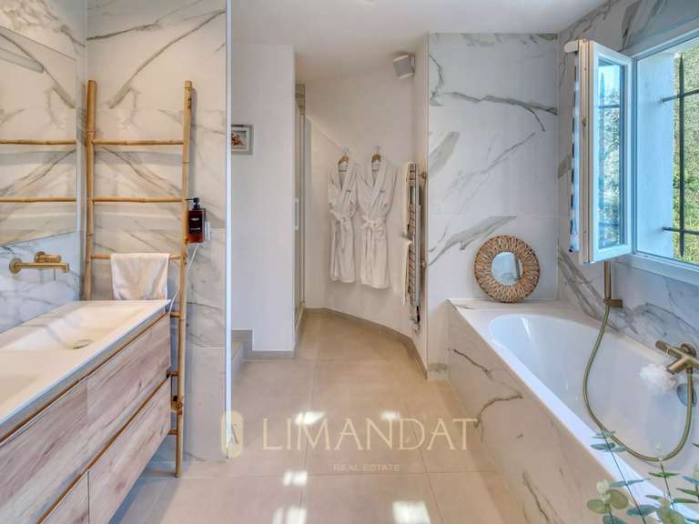 Propriété Le Cannet - 4 chambres - 313m²