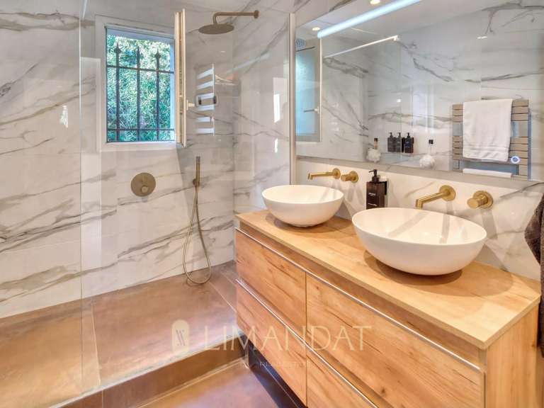 Propriété Le Cannet - 4 chambres - 313m²